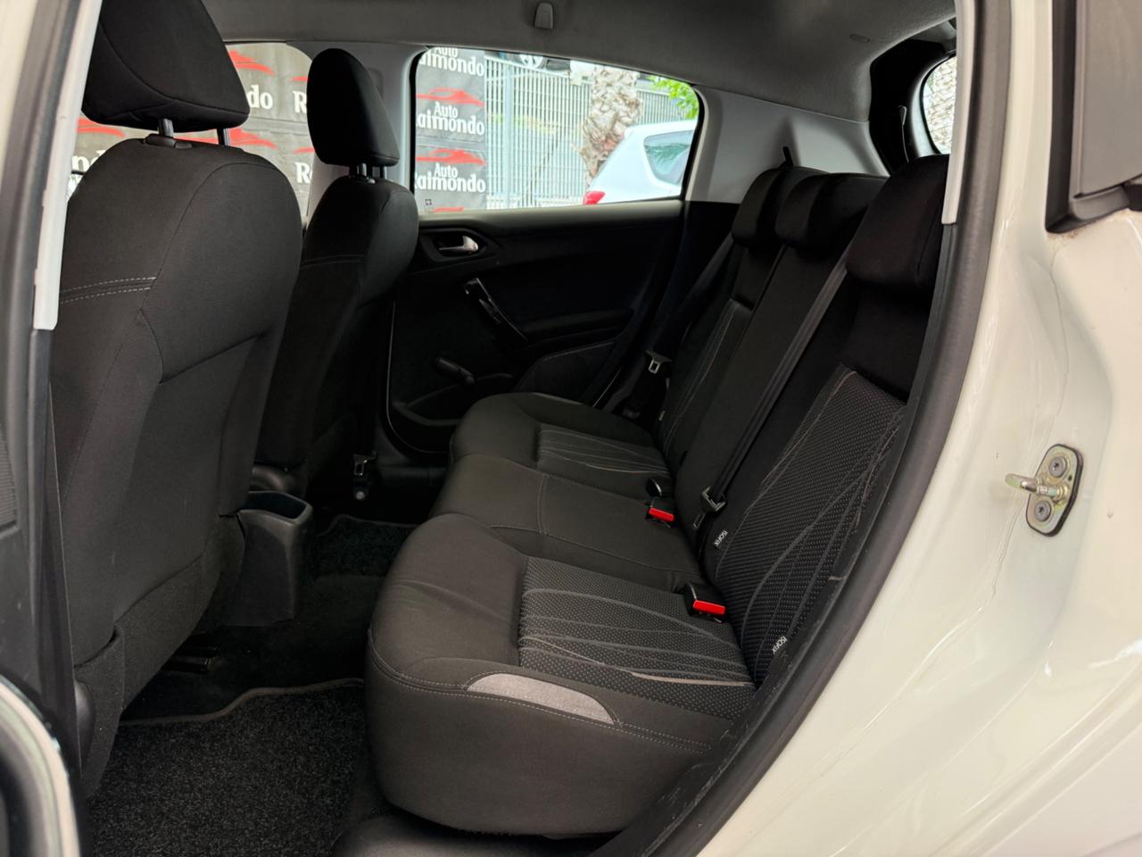 Peugeot 208 1.4 HDi 68 CV 5 porte