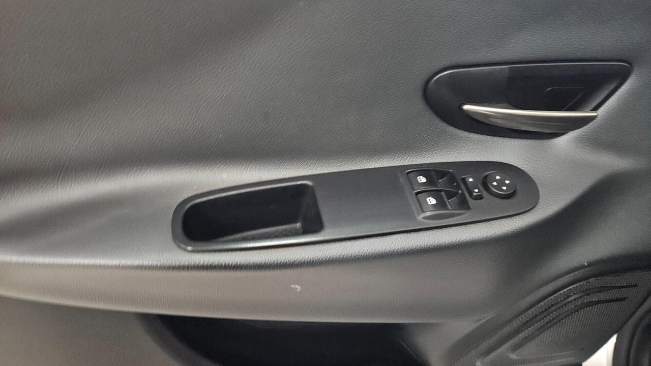 Lancia Ypsilon 1.2 69 CV 5 porte Elefantino