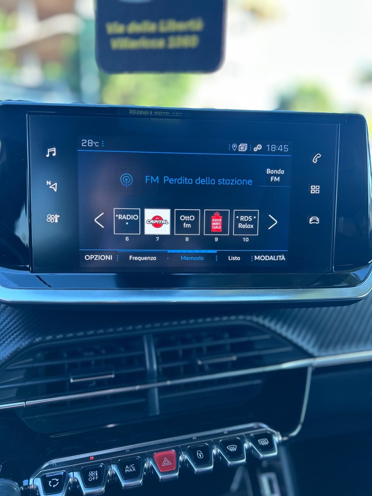 Peugeot 2008 Hdi 130 EAT8 Allure Navi Pack