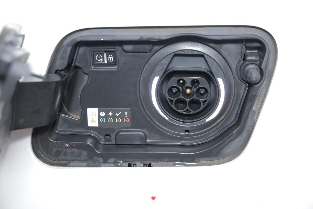 Peugeot 3008 1.6 hybrid4 300CV GT Pack e-eat8