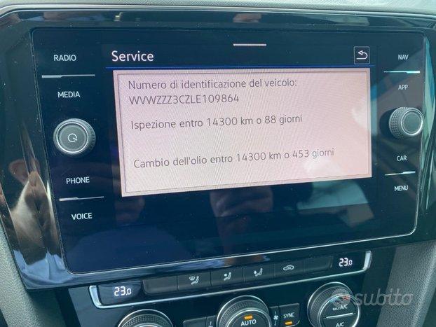 VOLKSWAGEN Passat Variant 1.6 TDI SCR DSG Busine