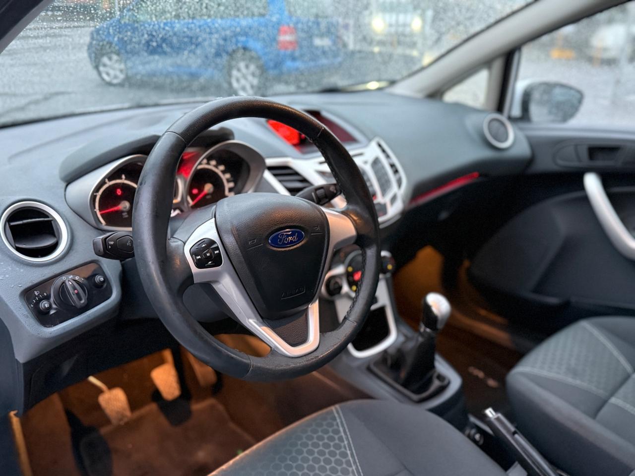 Ford Fiesta 1.2 TITANIUM 2011 NEOPATENTATI