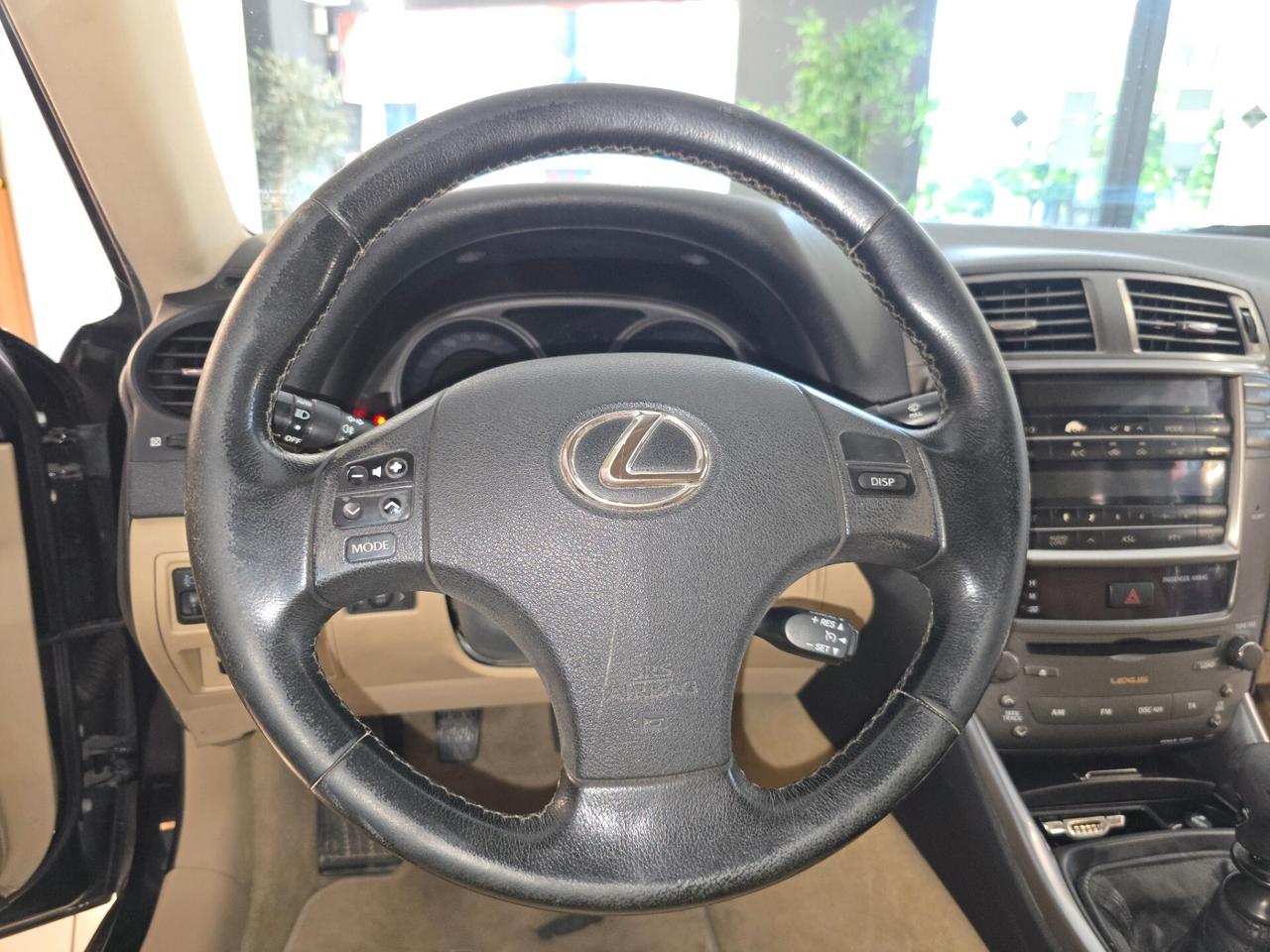 Lexus IS 220d