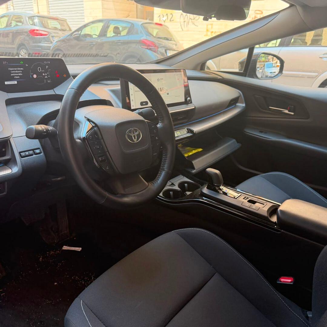 Toyota Prius 2.0 Plug-in Hybrid Lounge - 111KW