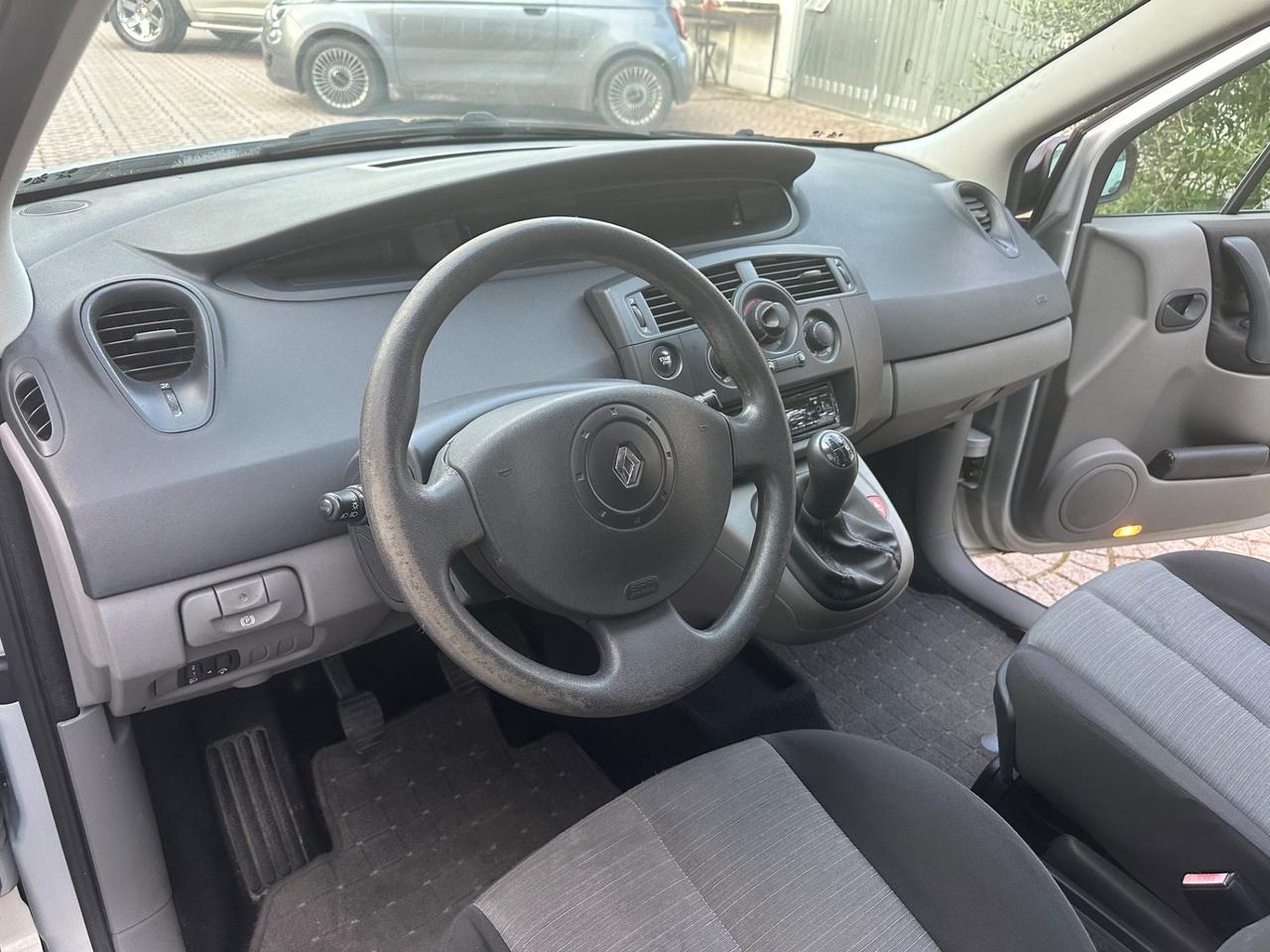 Renault Scenic Scénic 1.5 dCi/82CV IDONEA PER NEOPATENTATI PERMUTABILE