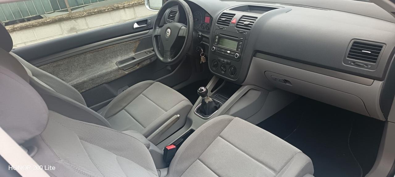 Volkswagen Golf 1.6 16V FSI 3p. Sportline