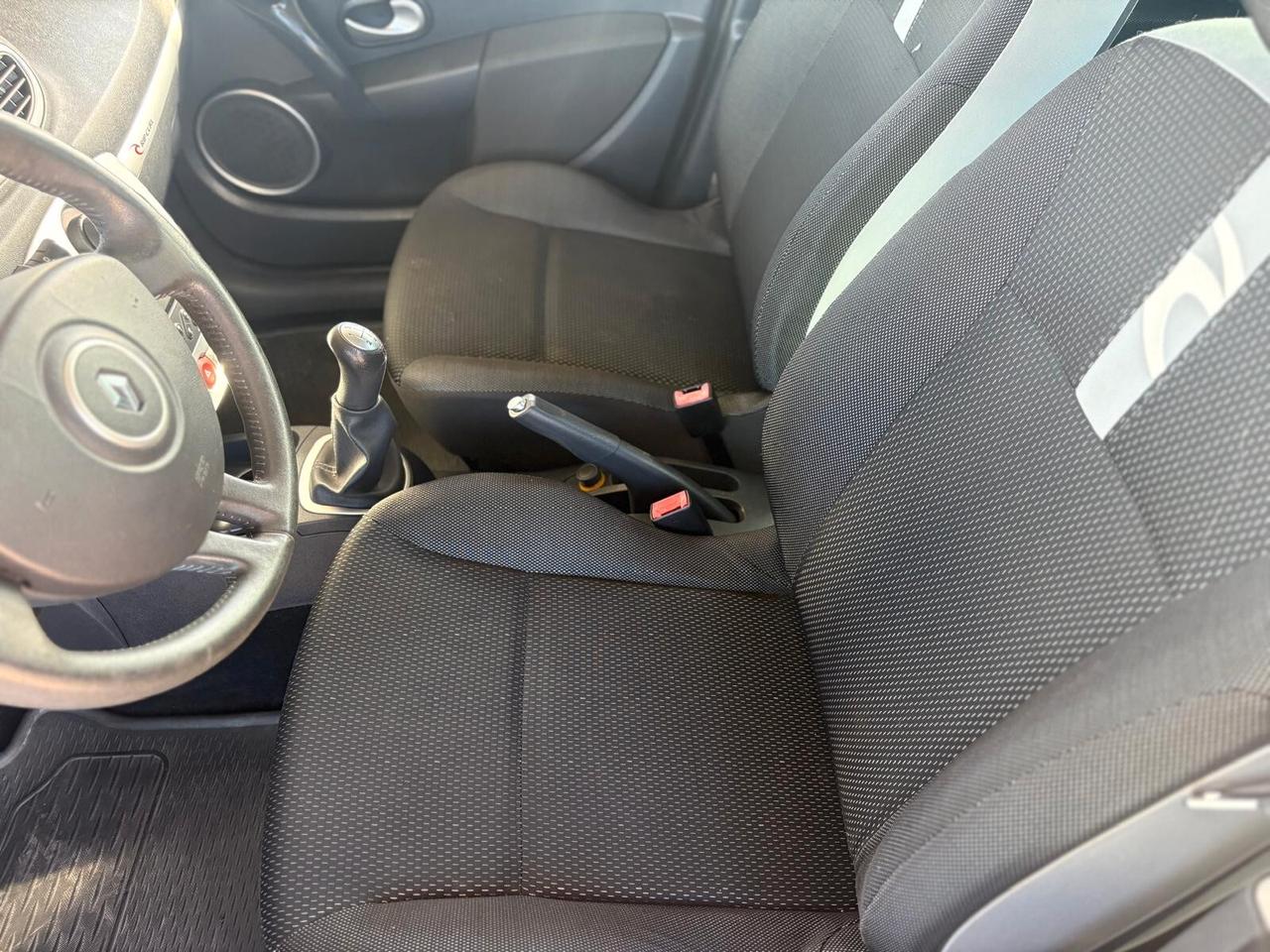 Renault Clio Storia 1.2 16V 5 porte Confort