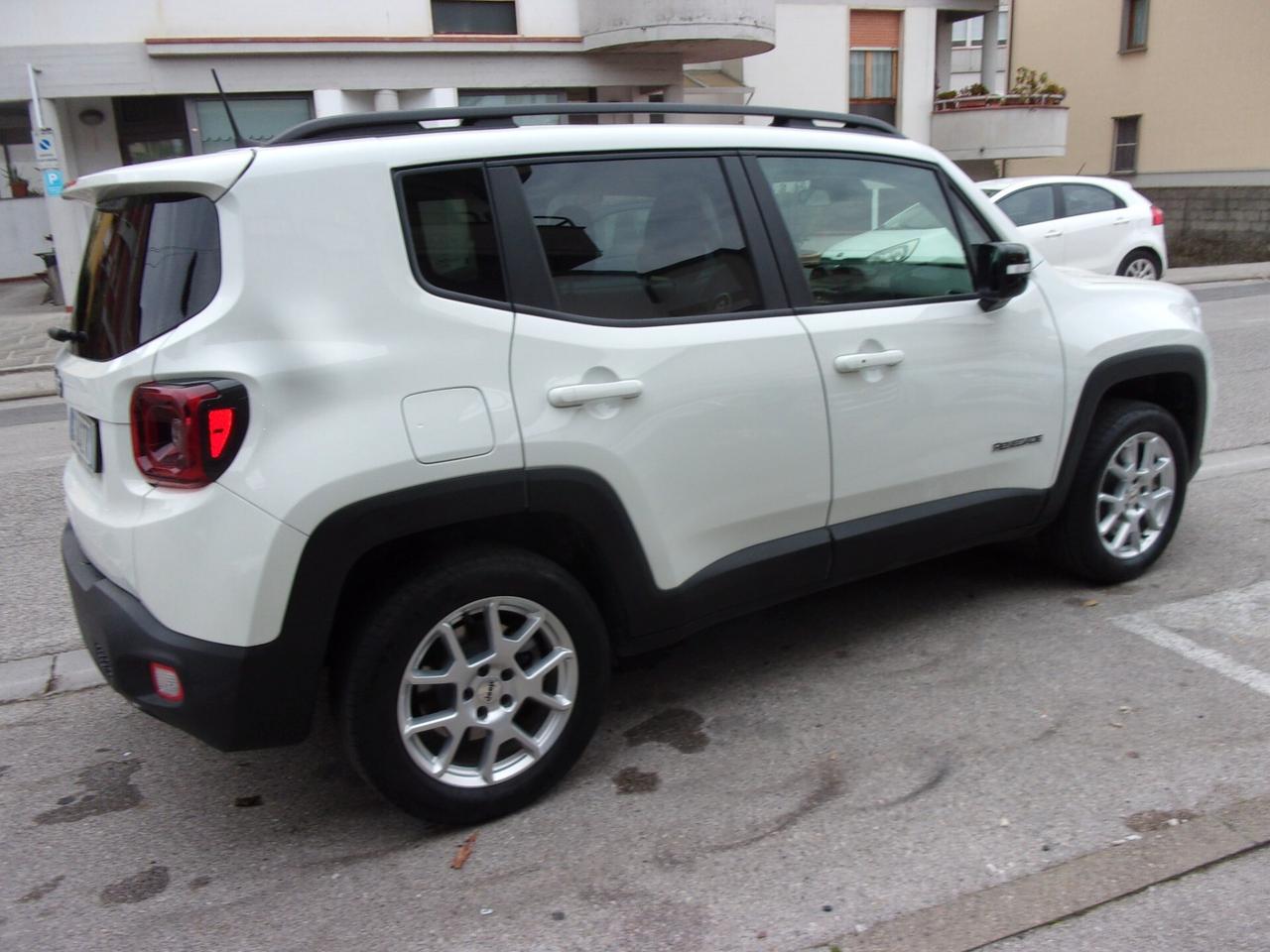 Jeep Renegade 1.5 Turbo T4 MHEV Summit