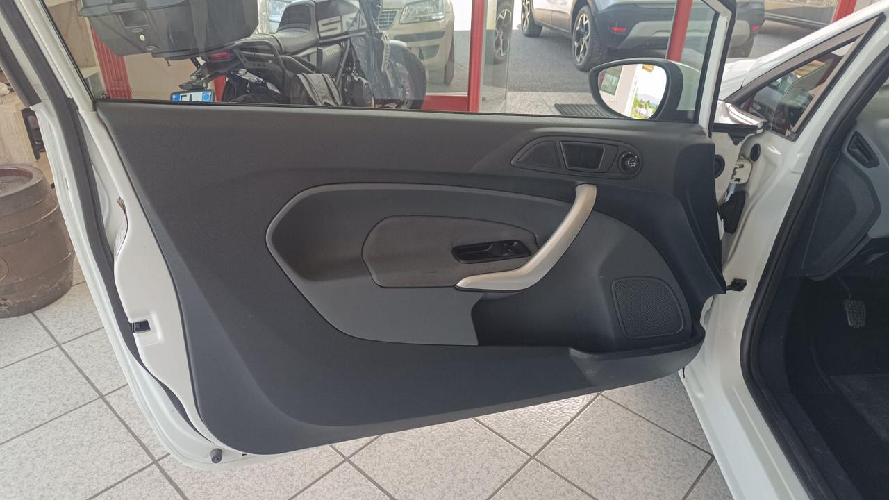 FORD FIESTA 1.2 BENZINA 82CV 3 PORTE
