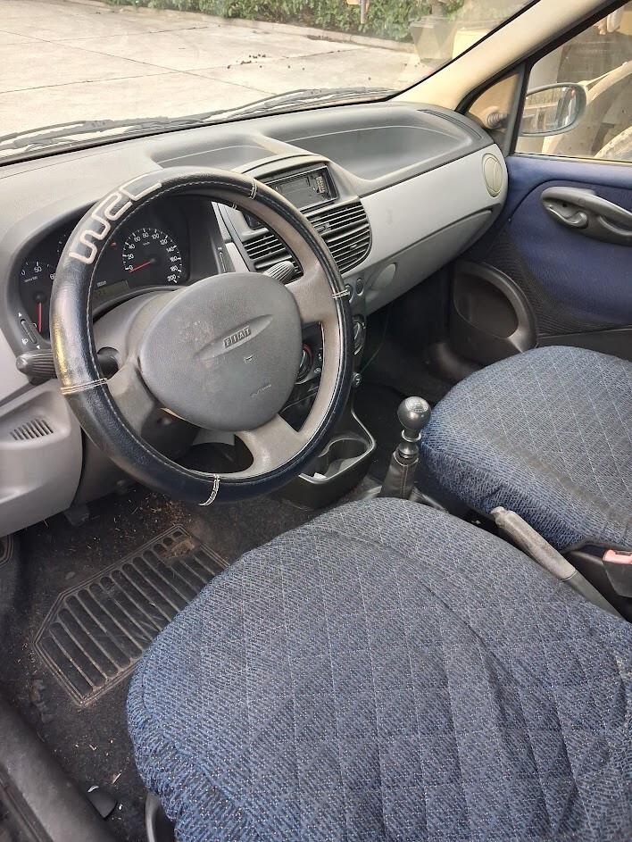 Fiat Punto 1.2i 16V cat 5 porte EL