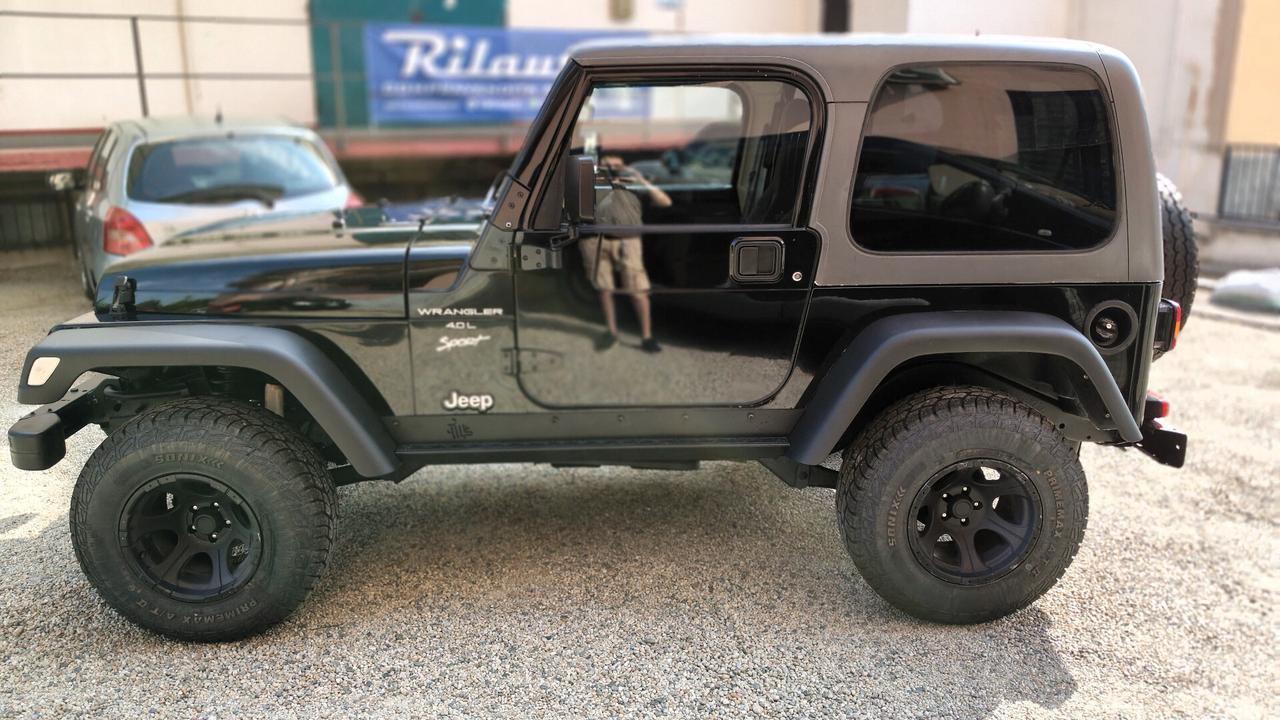 Jeep Wrangler 4.0 Sport ASI 4 posti