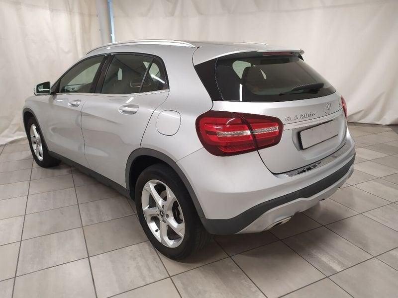 Mercedes-Benz GLA 200 d Premium 4matic auto