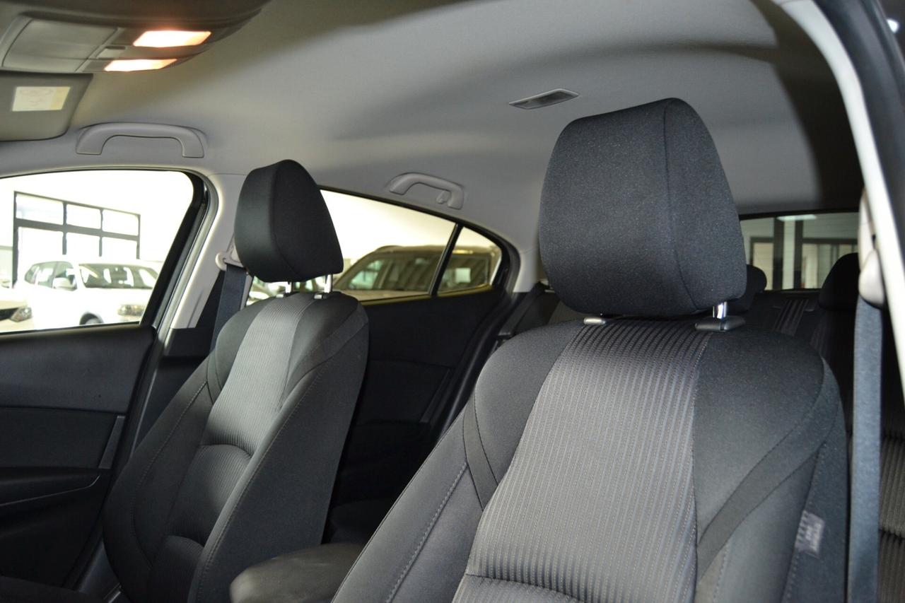 Mazda3 1.5 Skyactiv-D Exceed Cruise/Xenon/UNIPRO