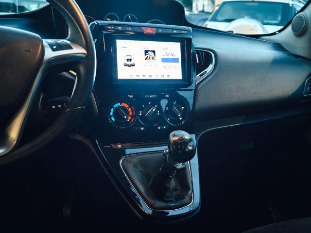 LANCIA Ypsilon 1.2 69 CV 5 porte Gold