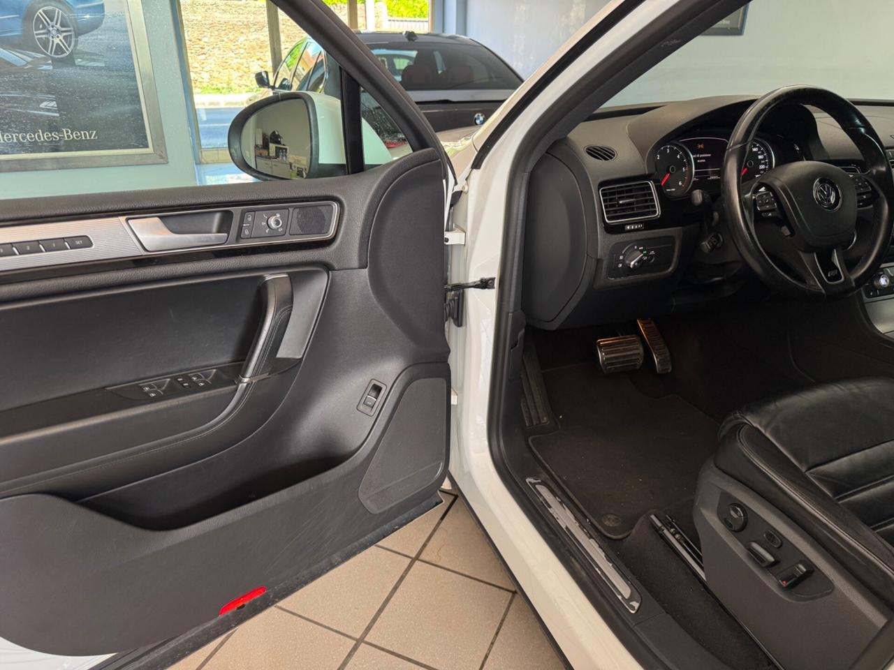 Volkswagen Touareg 3.0 V6 TDI 204cv Titanic