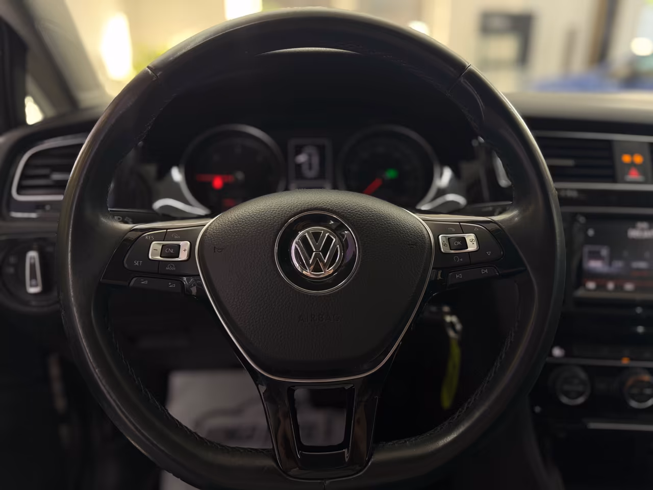 Volkswagen Golf 1.6 TDI DSG Highline BlueMotion Technology