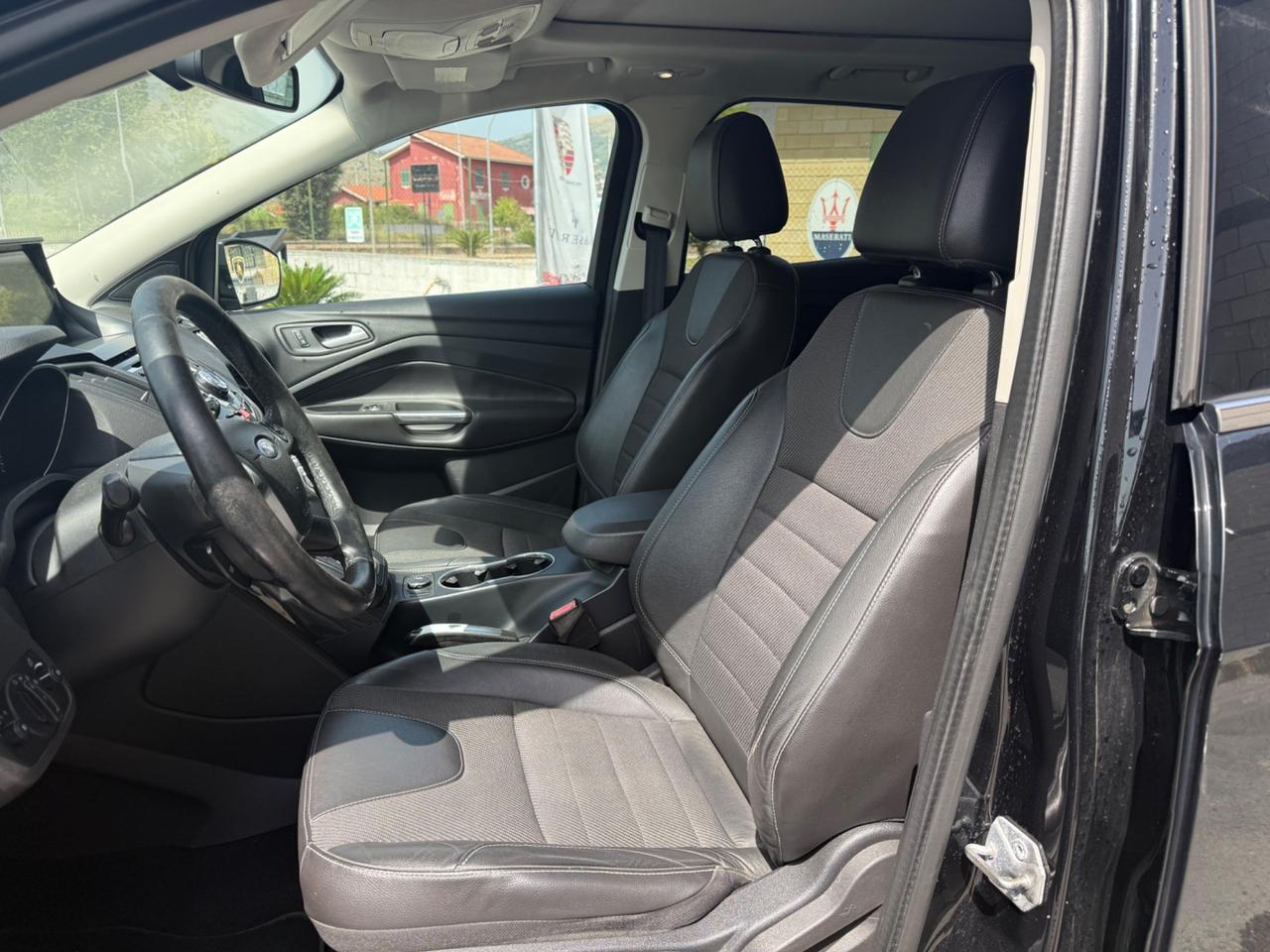 Ford Kuga 2.0 TDCI 140 CV 4WD Powershift Business