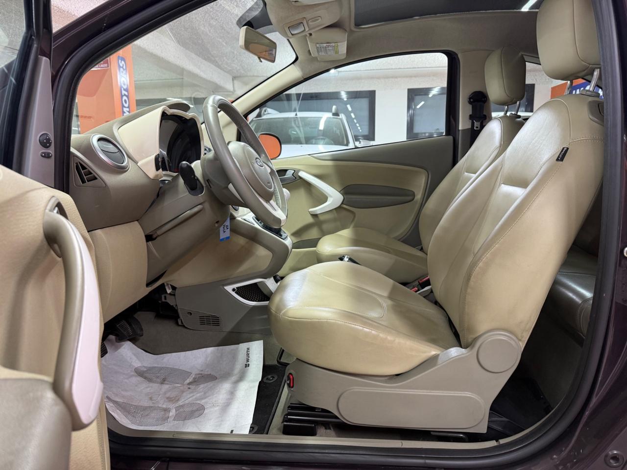 Ford Ka Ka 1.2 69CV Titanium TETTO PANOR.