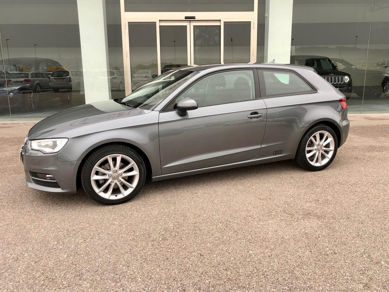 Audi A3 AUDI A3 1.6 TDI S-TRONIC AMBITION 3P