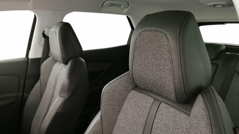 Peugeot 3008 1.5 bluehdi Allure s&s 130cv eat8