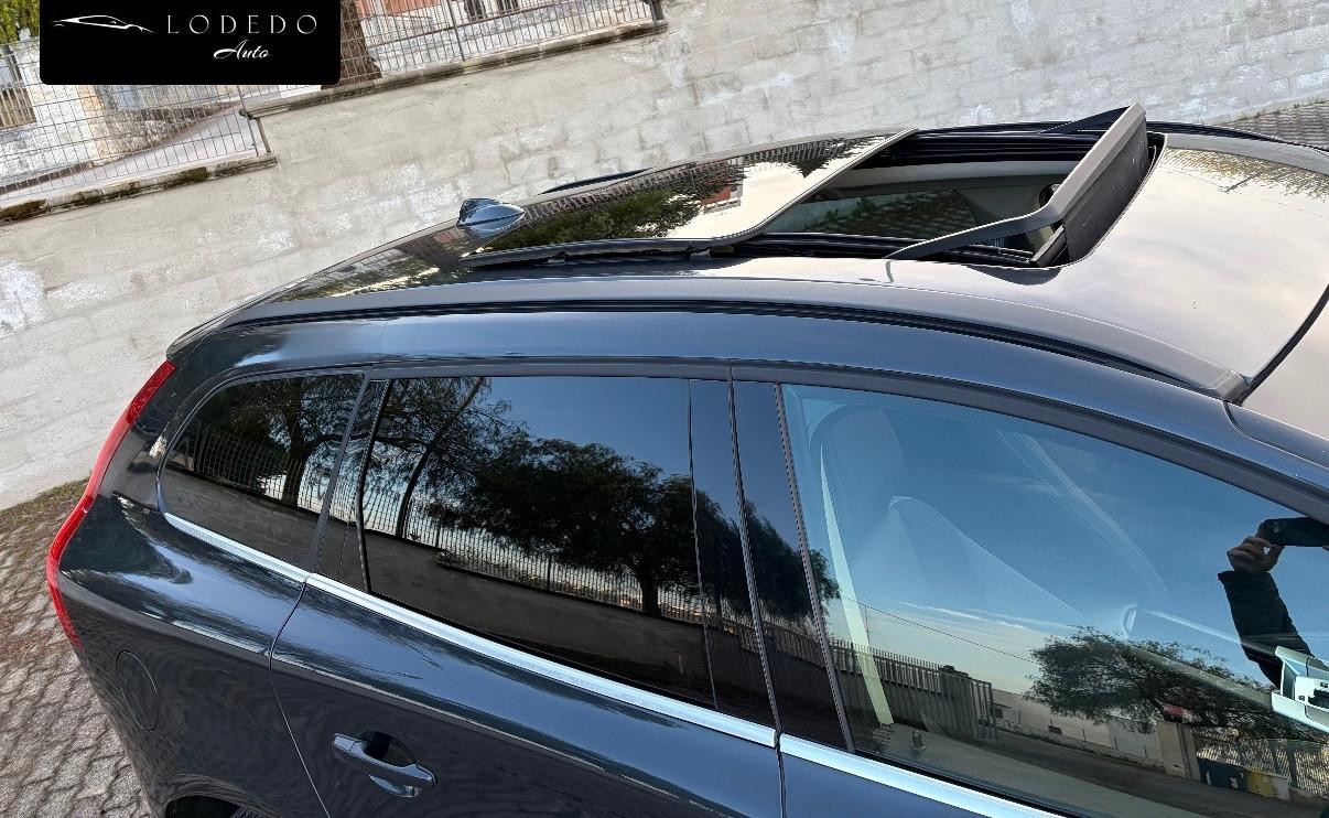 Volvo XC60 2.4 D5 Momentum “Tetto apribile” full optional