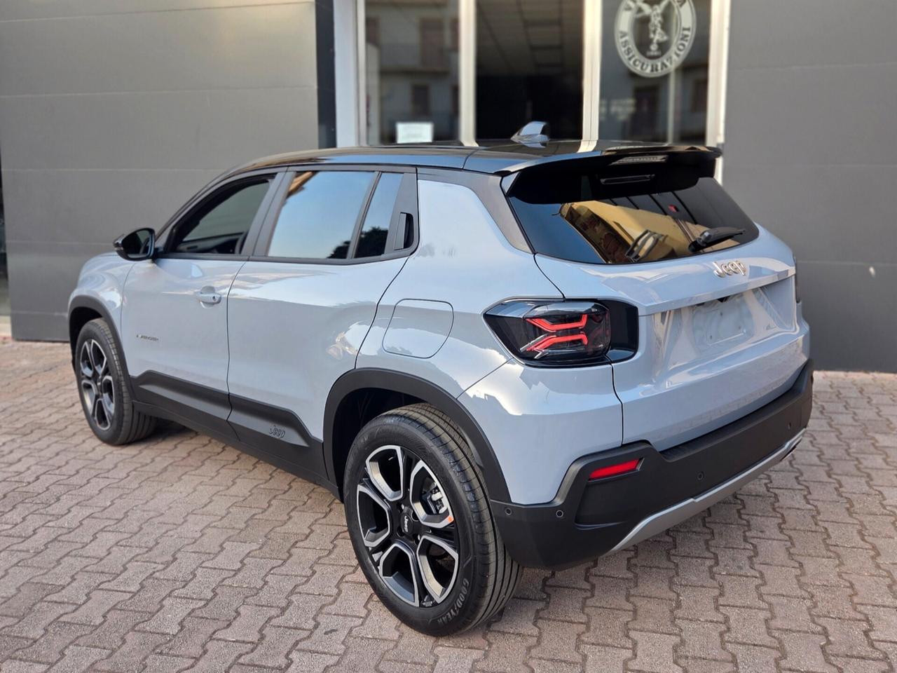 Jeep Avenger E-Hybrid 1.2 110 cv Dct Summit KM0 TETTO NERO