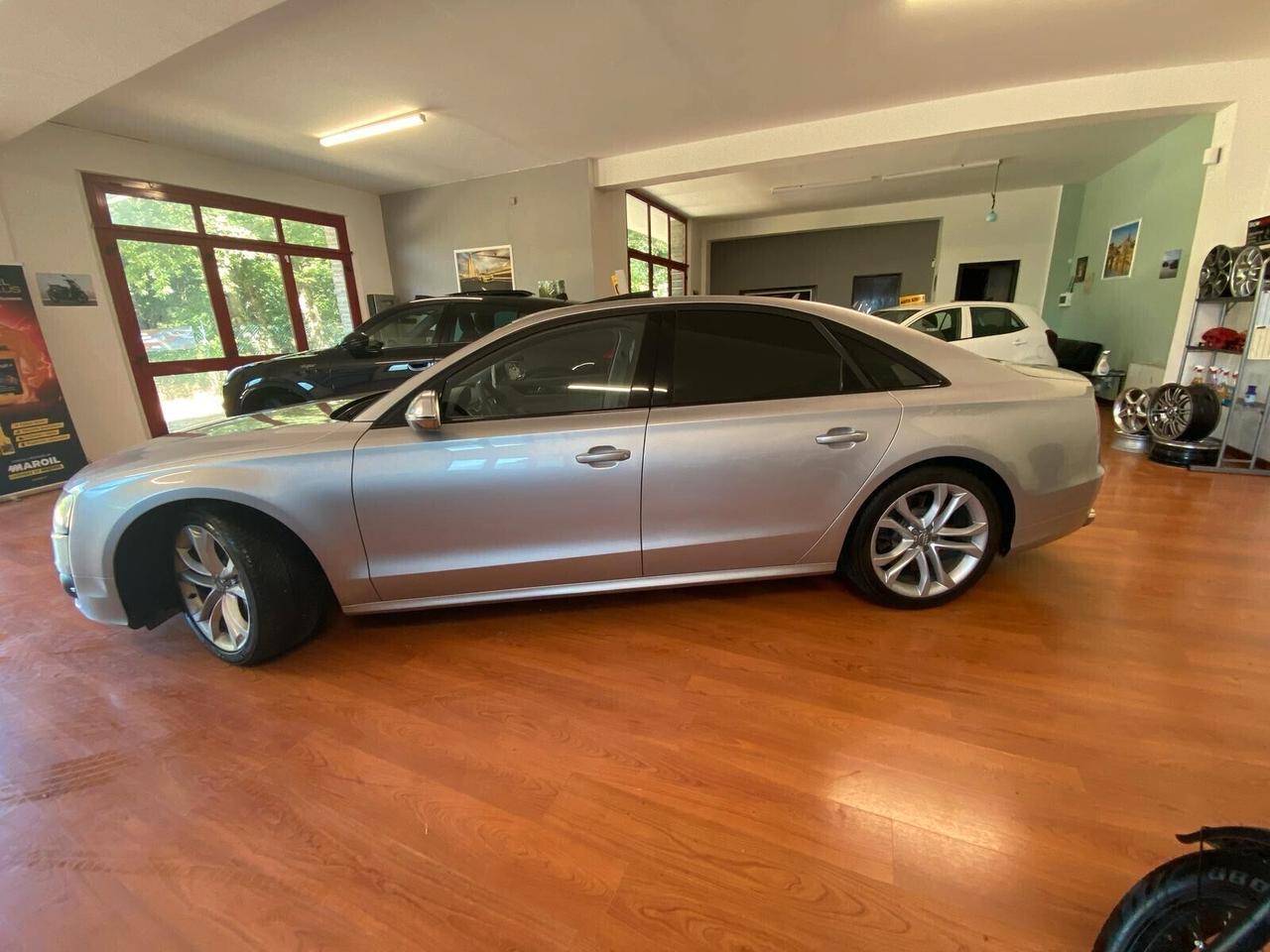 Audi A8 S8 4.0 TFSI quattro tiptronic