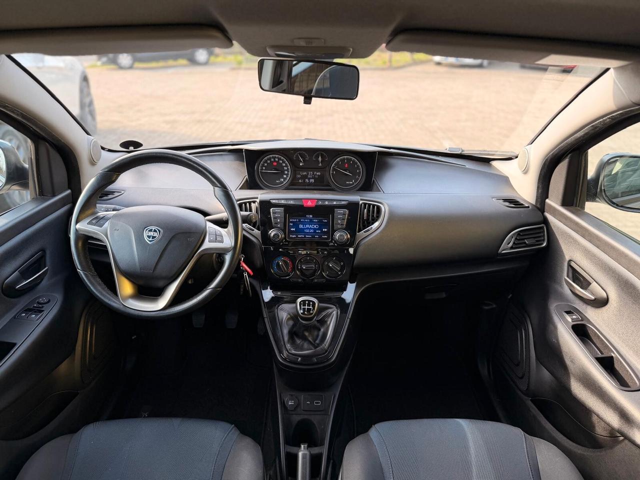 Lancia Ypsilon 1.2 69 CV 5 porte S&S Platinum