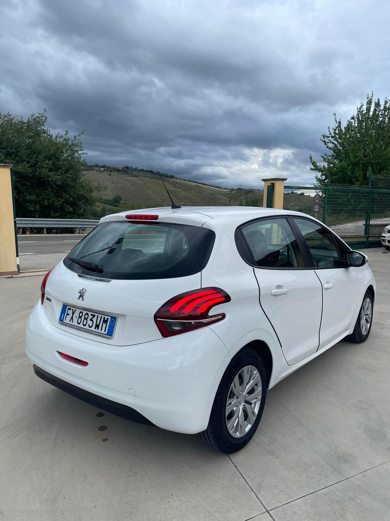 Peugeot 208 BlueHDi 100 S&S 5 porte Allure