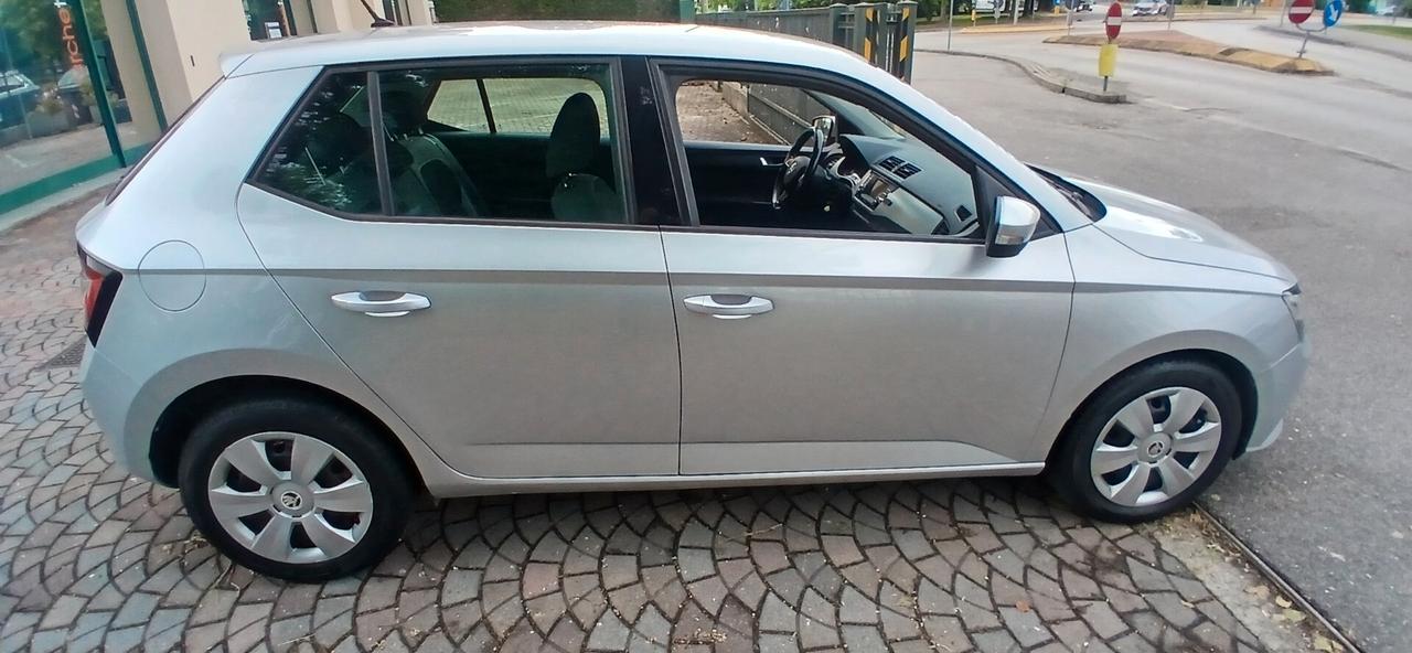 Neopatentati Skoda Fabia 1000 benzina