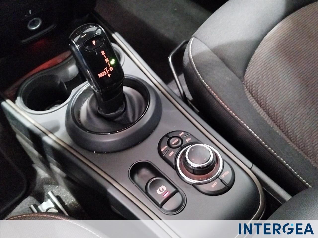 MINI Mini Countryman 1.5 Cooper Essential auto