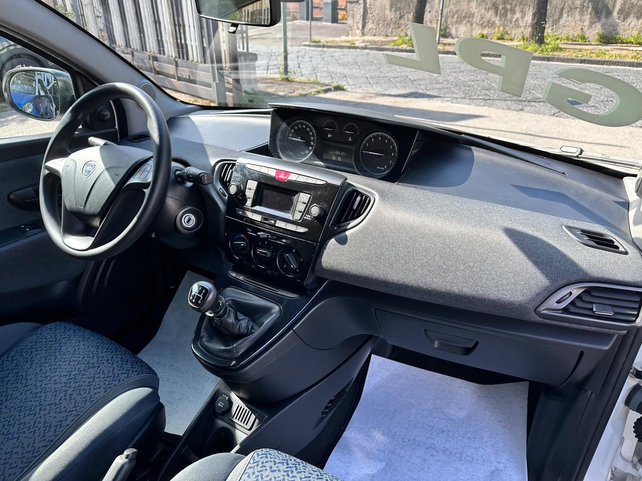 Lancia Ypsilon 1.2 69 CV 5 porte GPL Ecochic Elefantino Blu