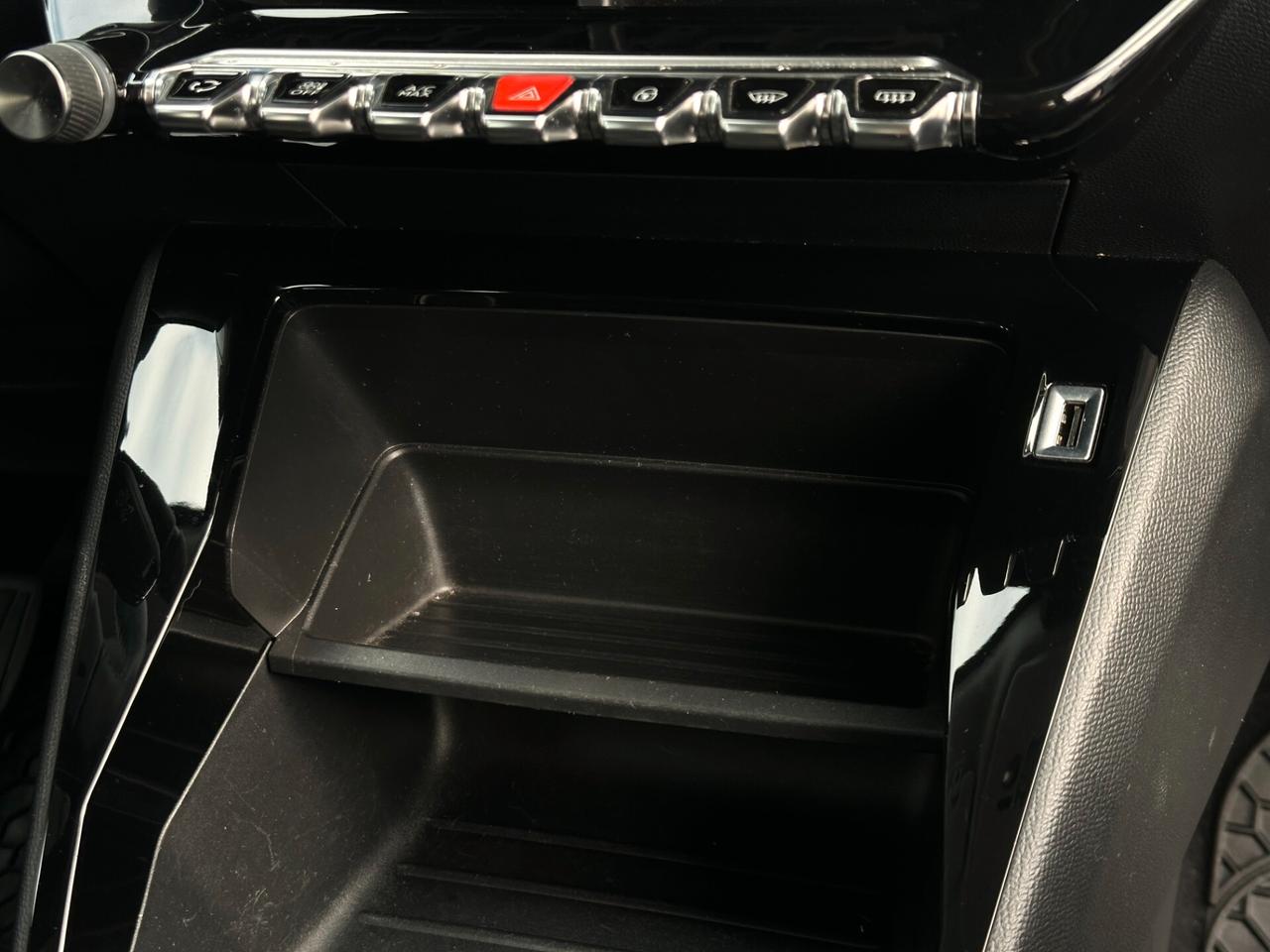 PEUGEOT 2008 1.2 PureTech 100 S&S Active Pack