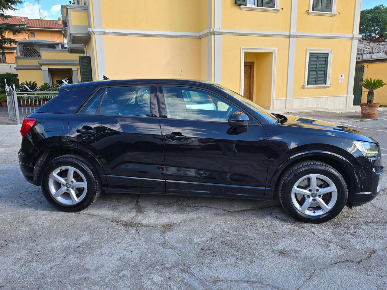 AUDI q2 tdi sport