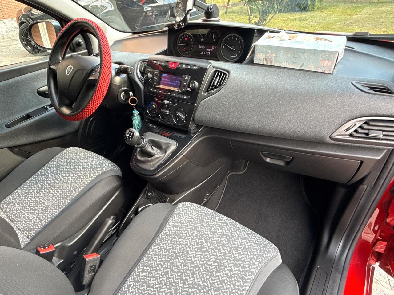 Lancia Ypsilon 1.2 69 CV 5 porte GPL Silver