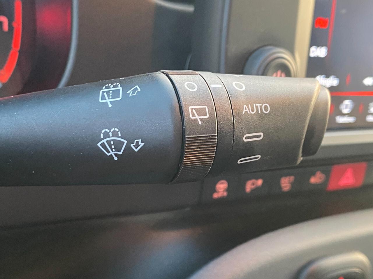 FIAT Panda 1.0 hybrid CROSS 5posti RadioAPP