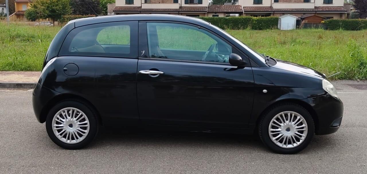 Lancia Ypsilon 1.2 Argento