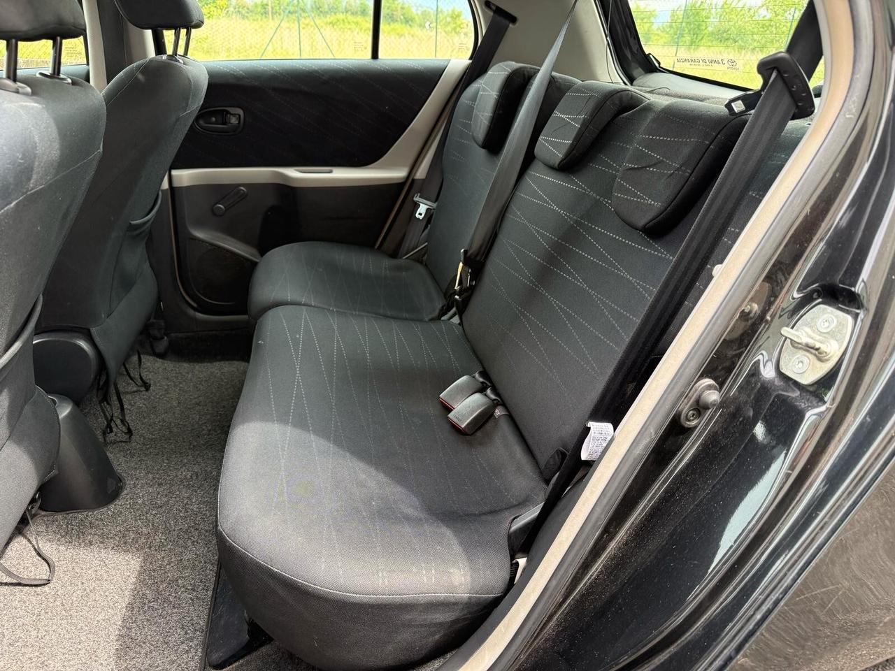 Toyota Yaris 1.0 5 porte 69cv NEOPATENTATI