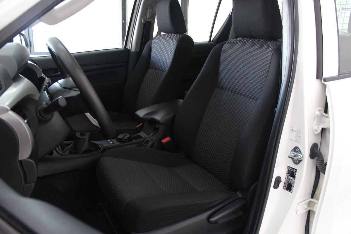 TOYOTA HILUX 2.4 D4D M/T DC 4X4 COMFORT .VC.