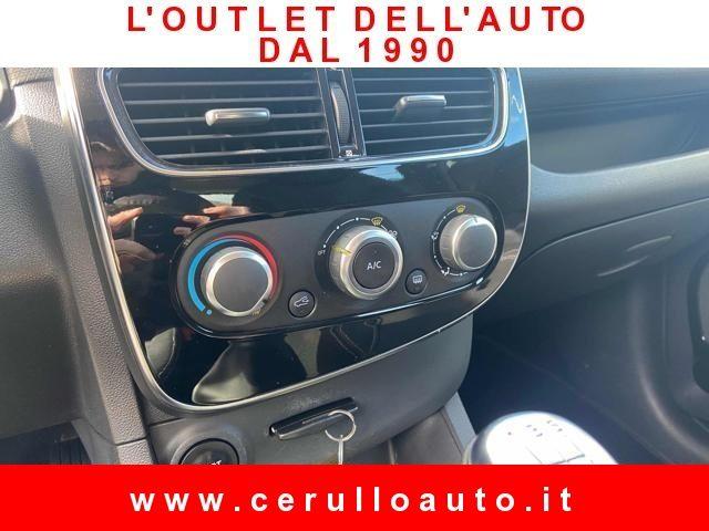 RENAULT Clio dCi 8V 75 CV Start&Stop 5 porte OK NEOPATENTATI