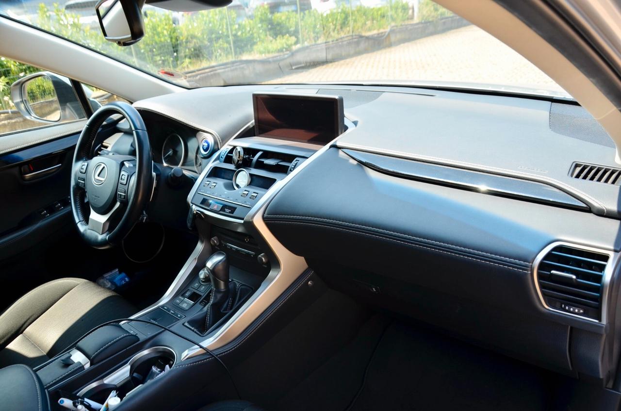 LEXUS NX 300h 2.5 BUSINESS 2WD 197cv CVT, EURO 6C, UFF ITALIANA, SERVICE LEXUS, FARI LED, NAVI, RETROCAMERA, PERMUTE