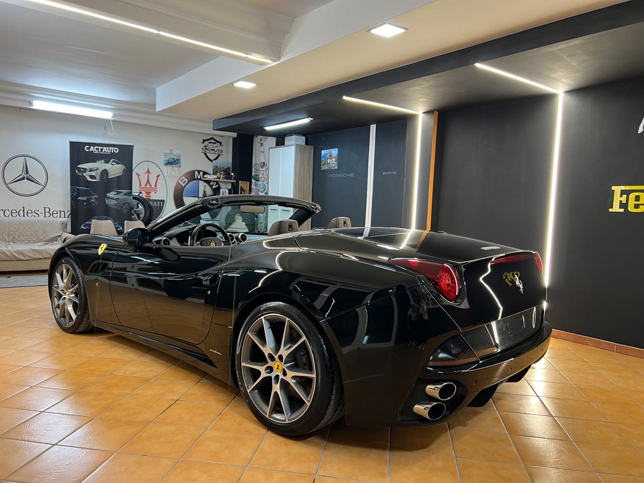 Ferrari California DCT Book service