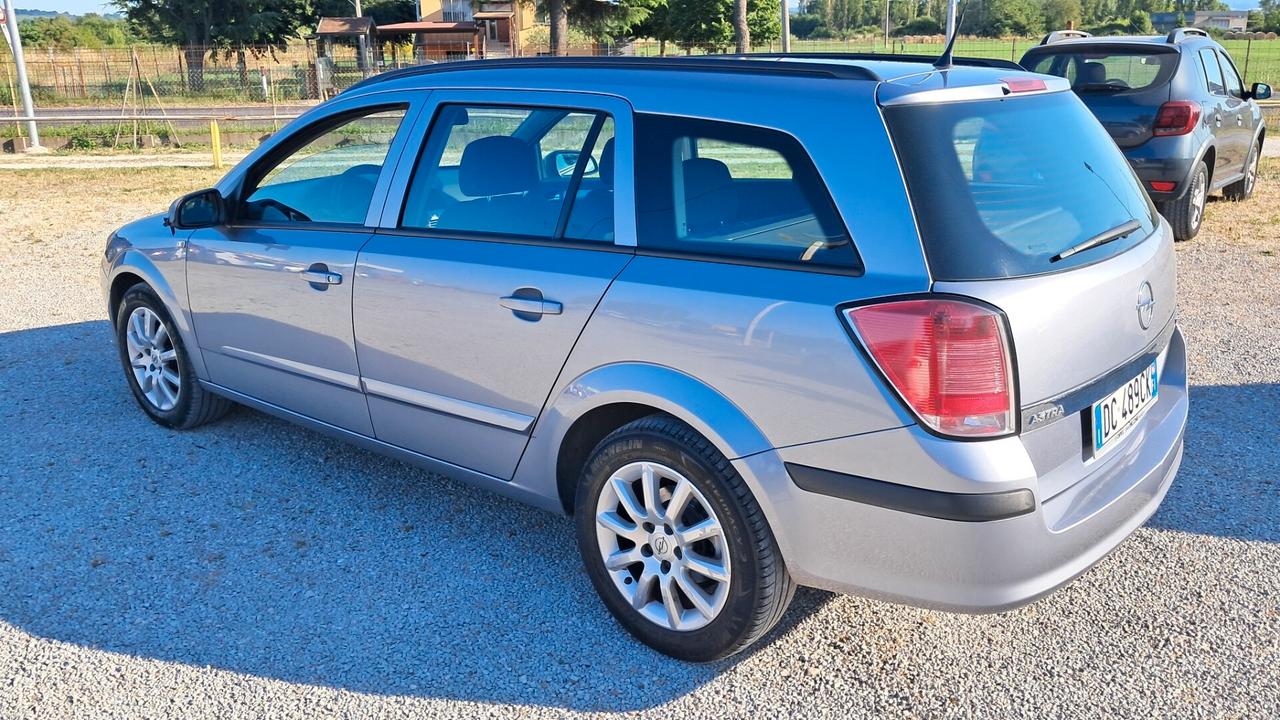 Opel Astra 1.6 16V Twinport Station Wagon Enjoy