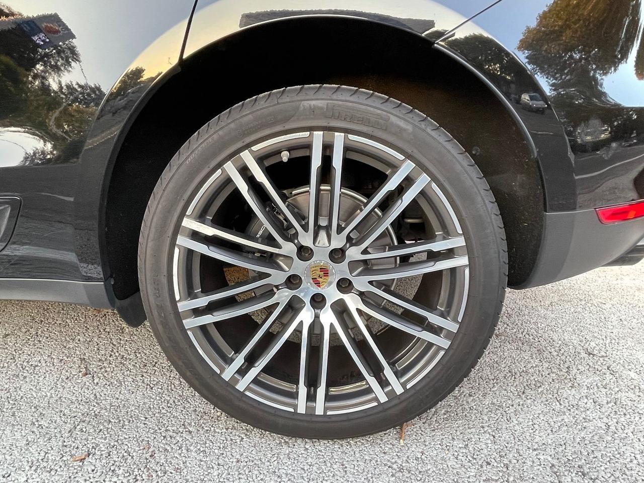 Porsche Macan -- 2.0 #7143