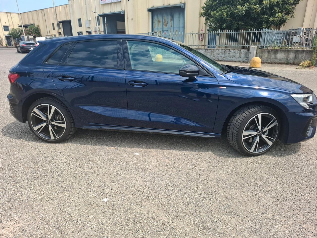 Audi A3 allstreet 35 TFSI S tronic Identity Contrast