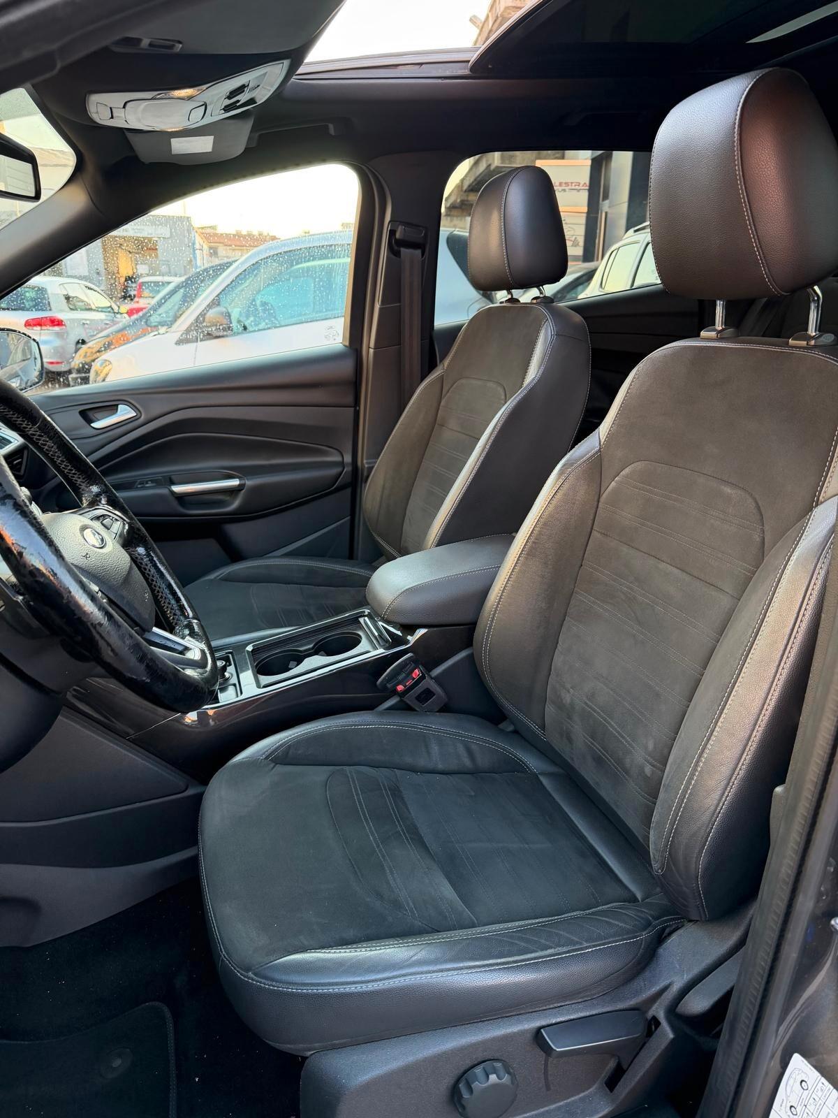 Ford Kuga 2.0 TDCI 150 CV S&S 4WD Powershift ST-Line