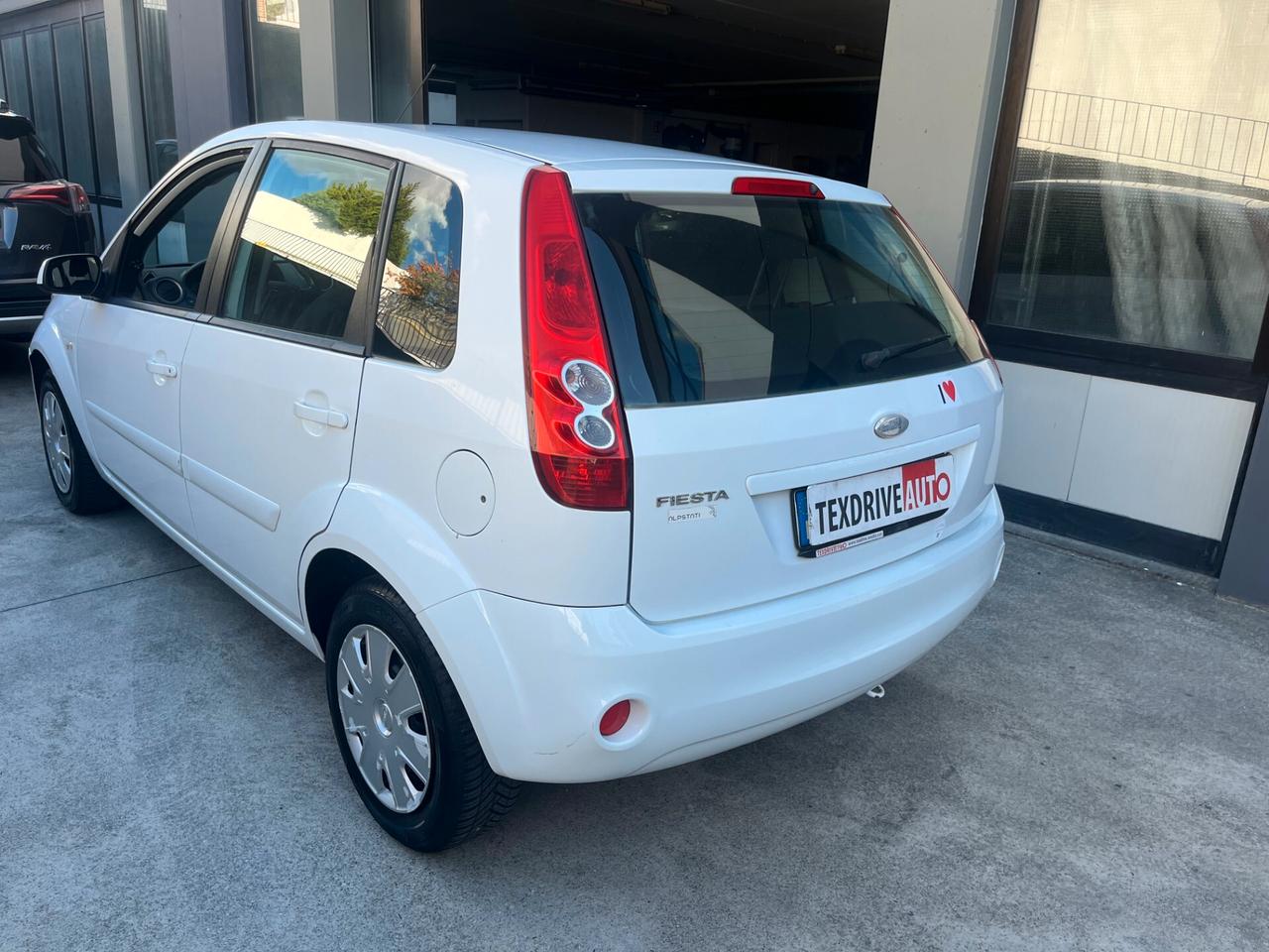 Ford Fiesta 1.2 16V 5p. Ghia
