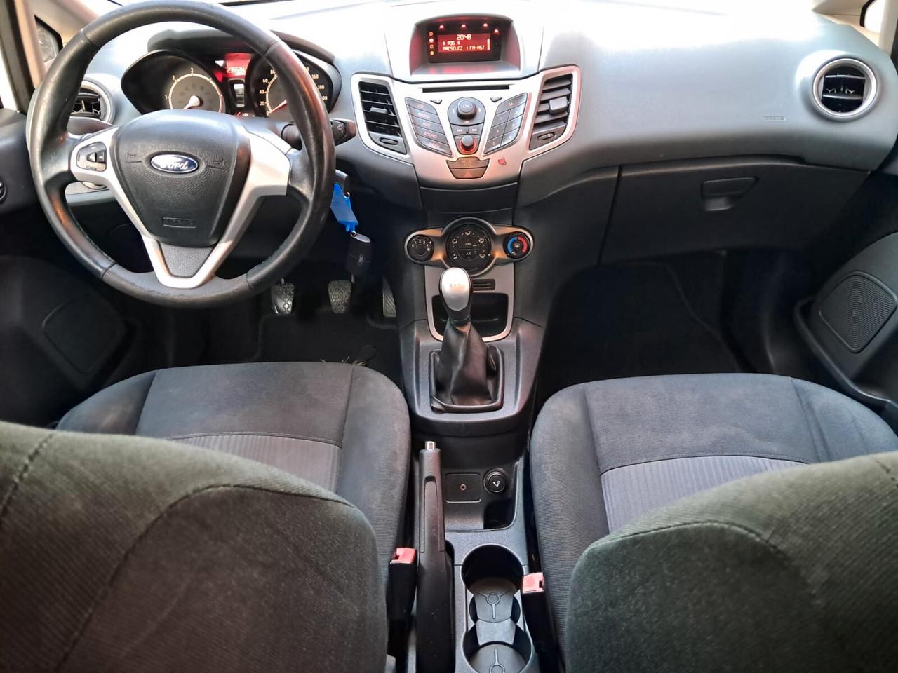 Ford Fiesta 1.4 TDCi 5p. Titanium neopatentati