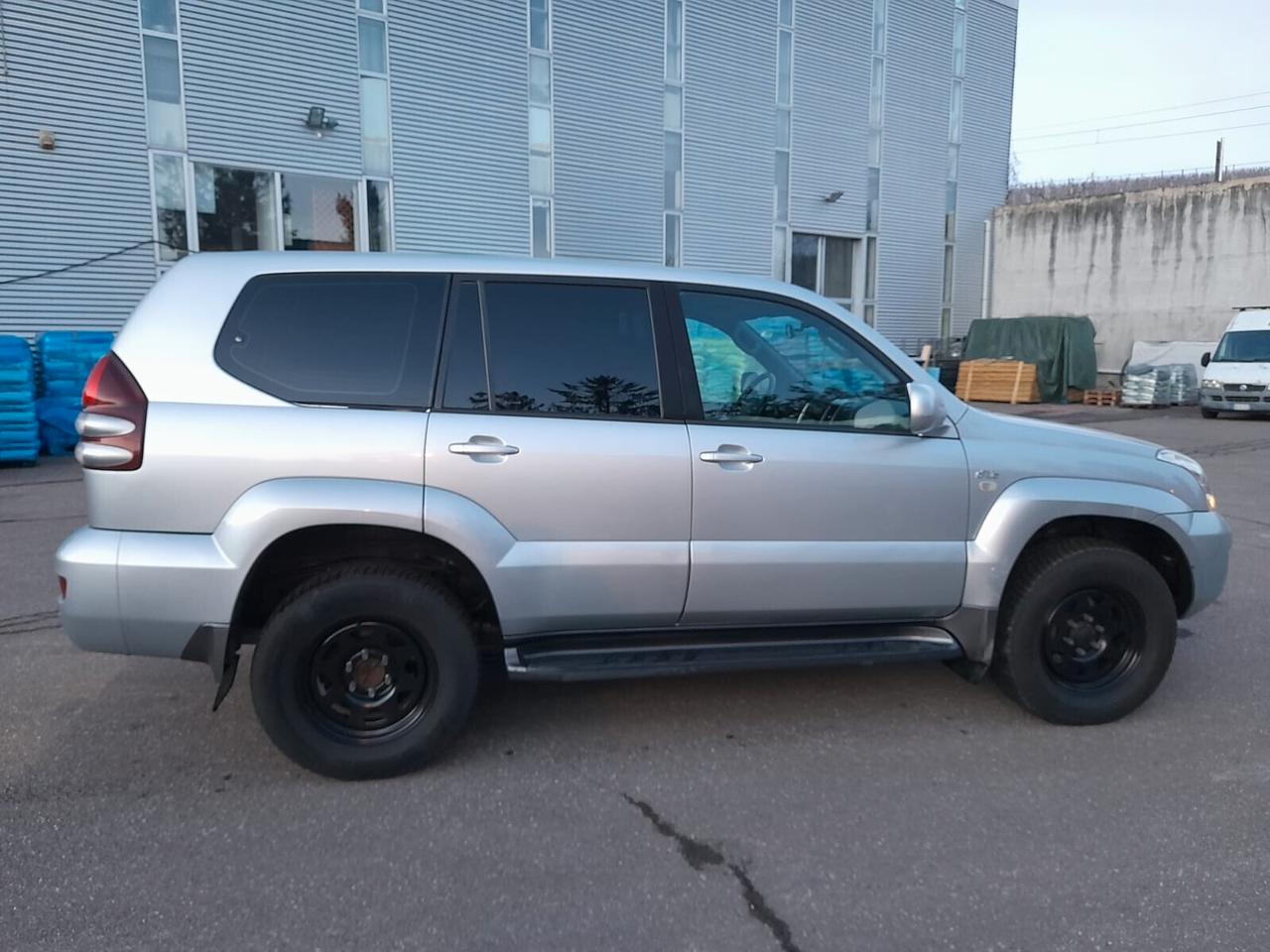 Toyota Land Cruiser 8 POSTI 3.0 D-4D 5p. aut. Wagon