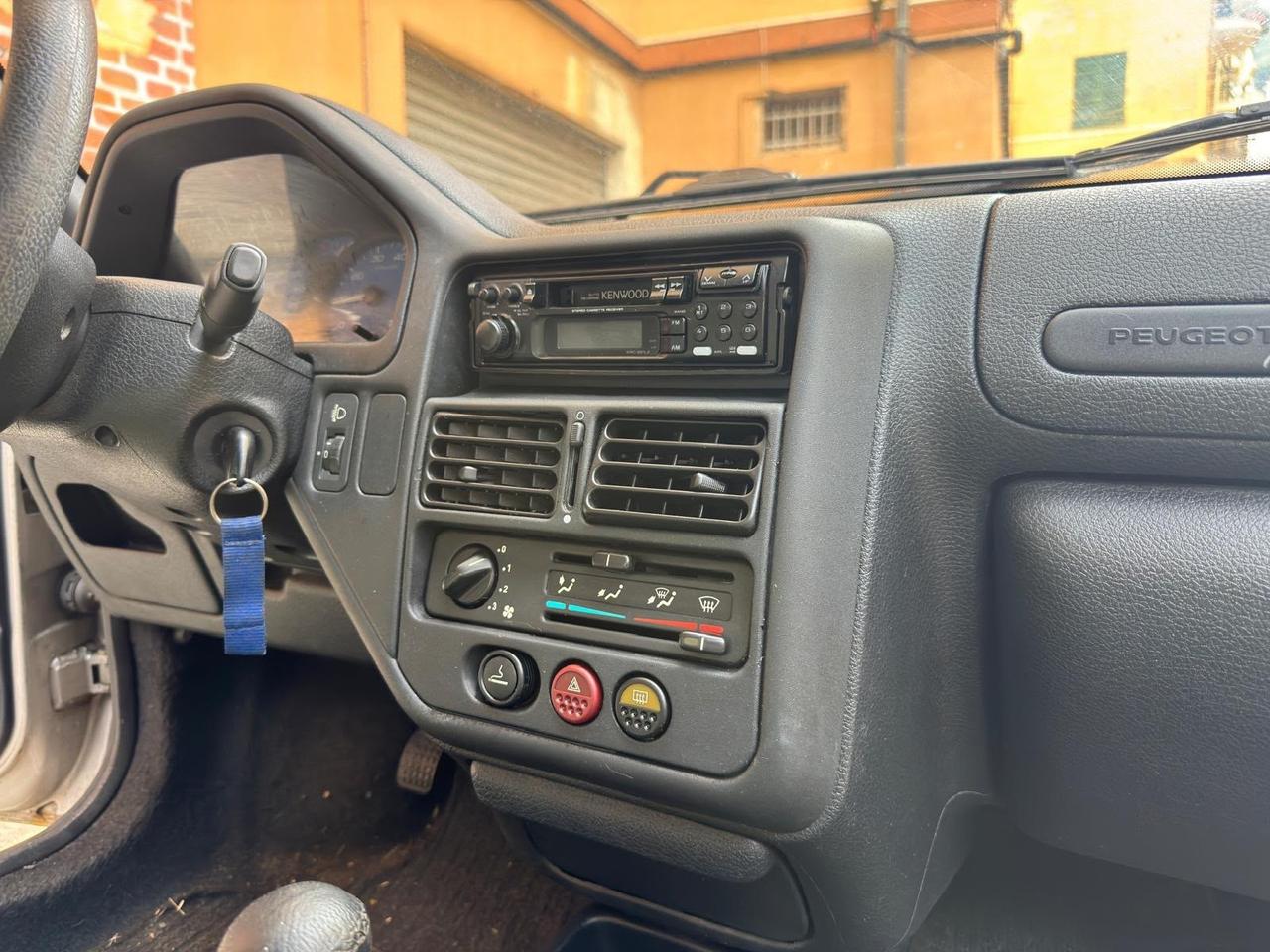 Peugeot 106 1.1i cat 3 porte 68.000km nuova 2001